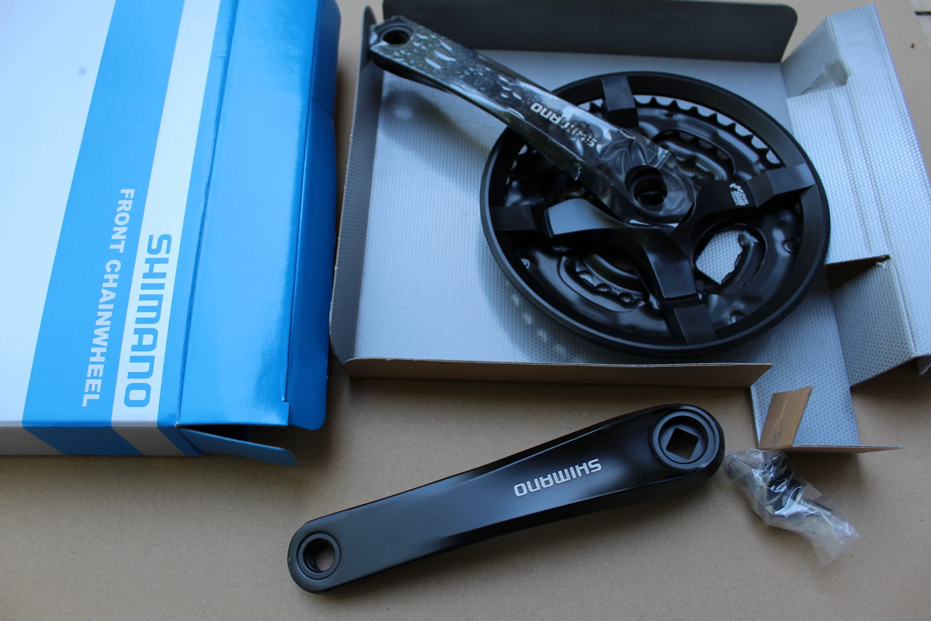 1. Shimano FC-TY501 Tourney 42-34-24T - negru 175mm