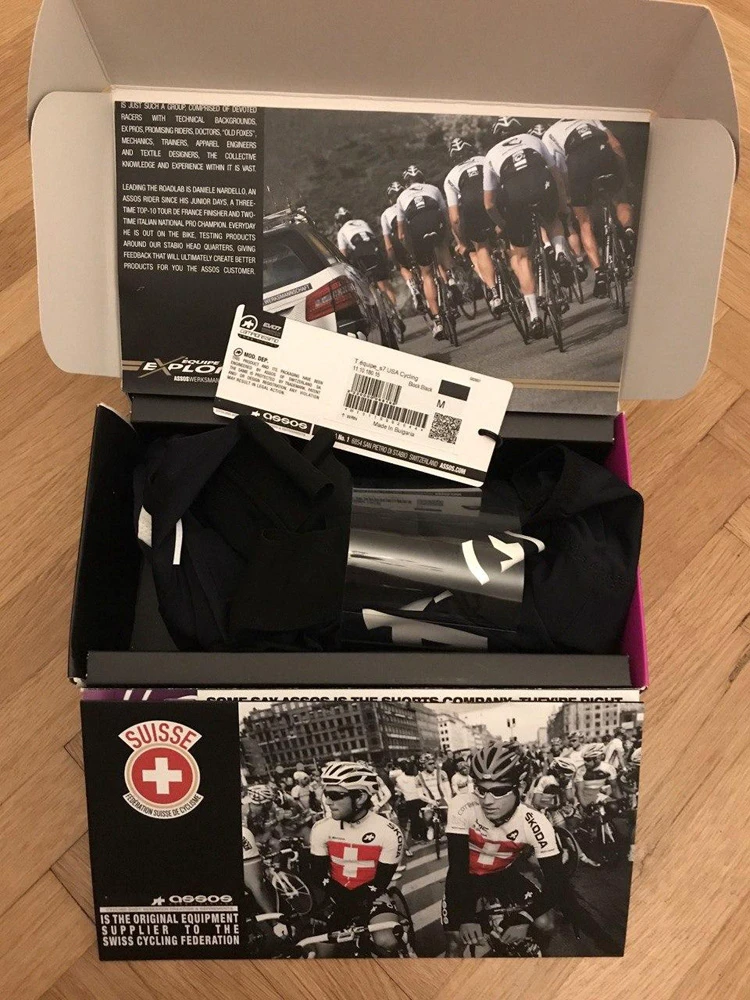1. Pantaloni ciclism Assos Equipe bib shorts