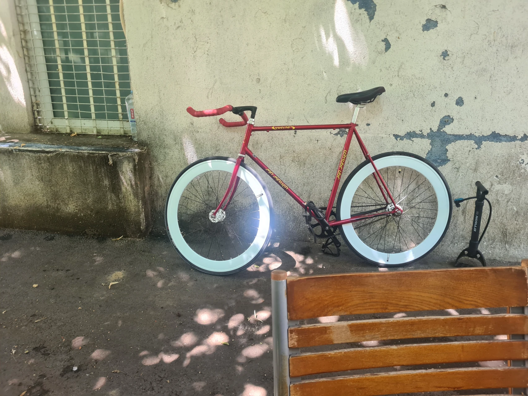 1. Vuelta , single speed , fixie