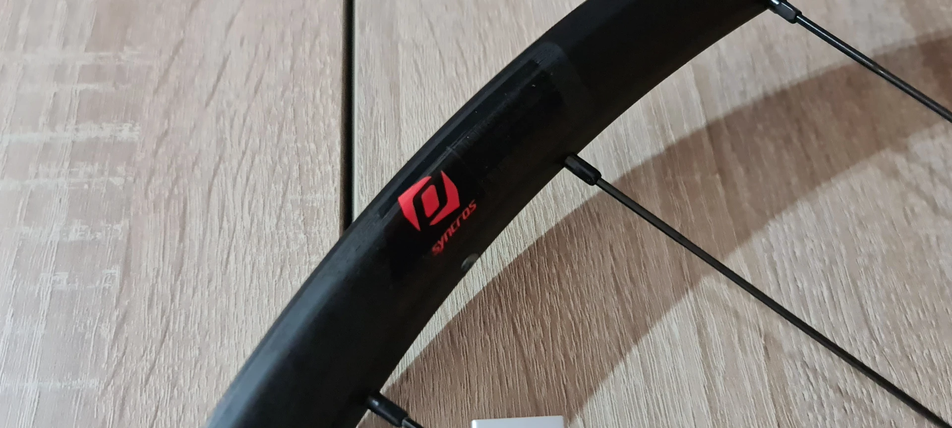 1. Roti Syncros Revelstroke 2.0 enduro