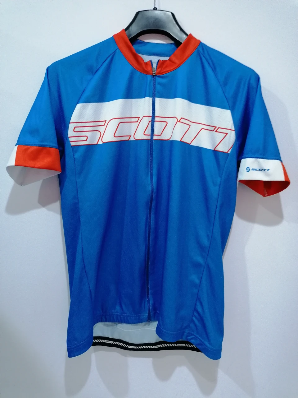 1. Tricou Scott size XL