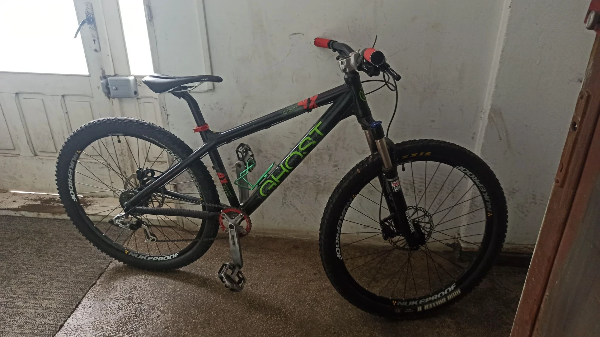 1. GHOST COMP X4 marimea M
