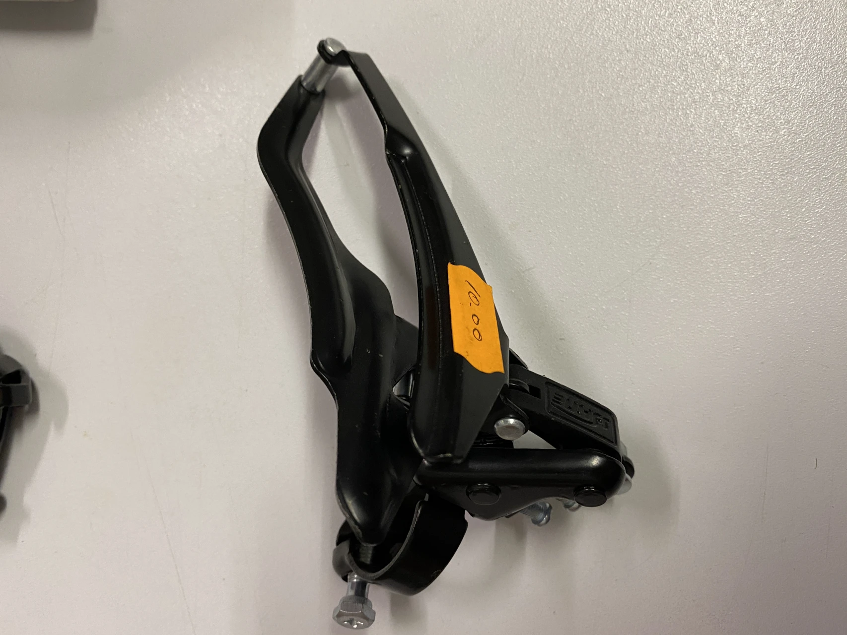 1. Schimbator Shimano pentru 6/7 viteze cu prindere colier din otel