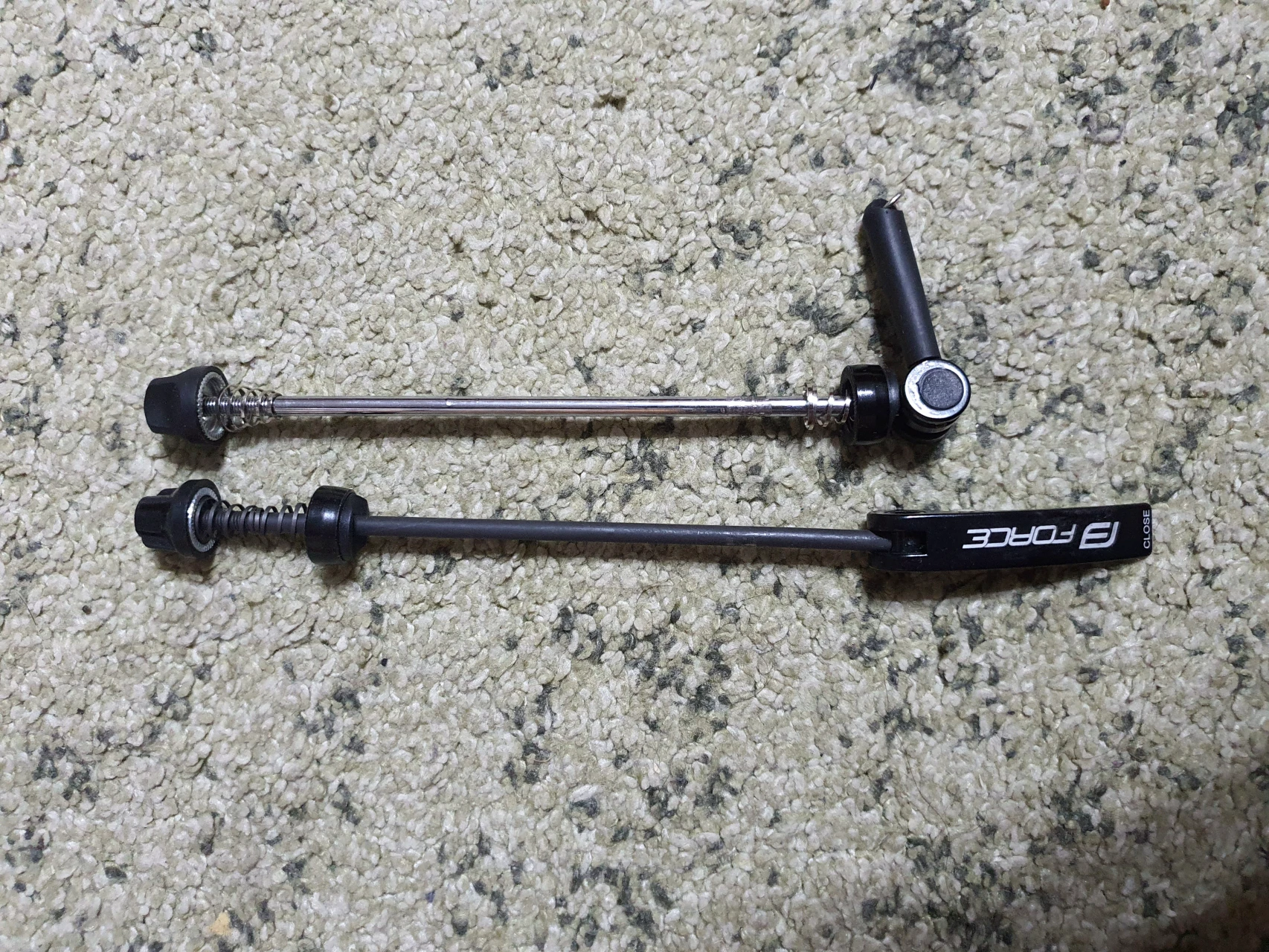 4. Qr spate quick release cu antifurt