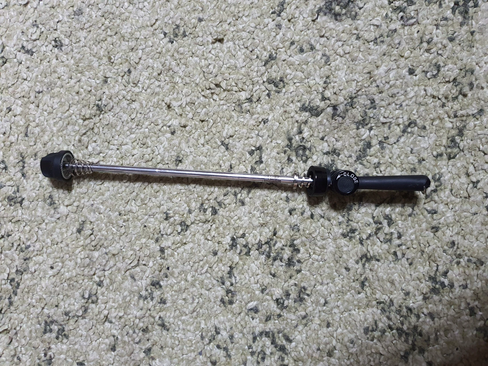 2. Qr spate quick release cu antifurt