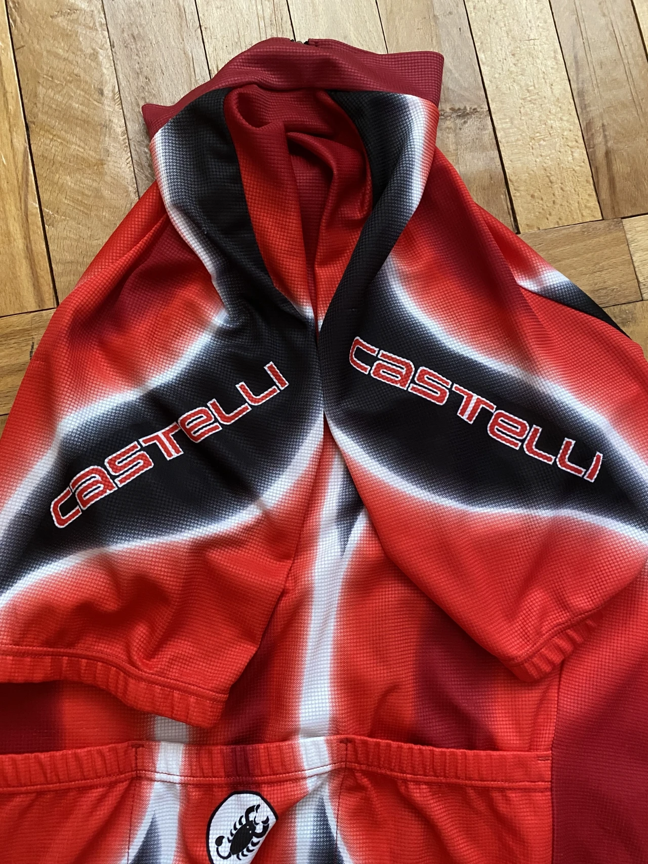 1. Tticou Castelli XXL