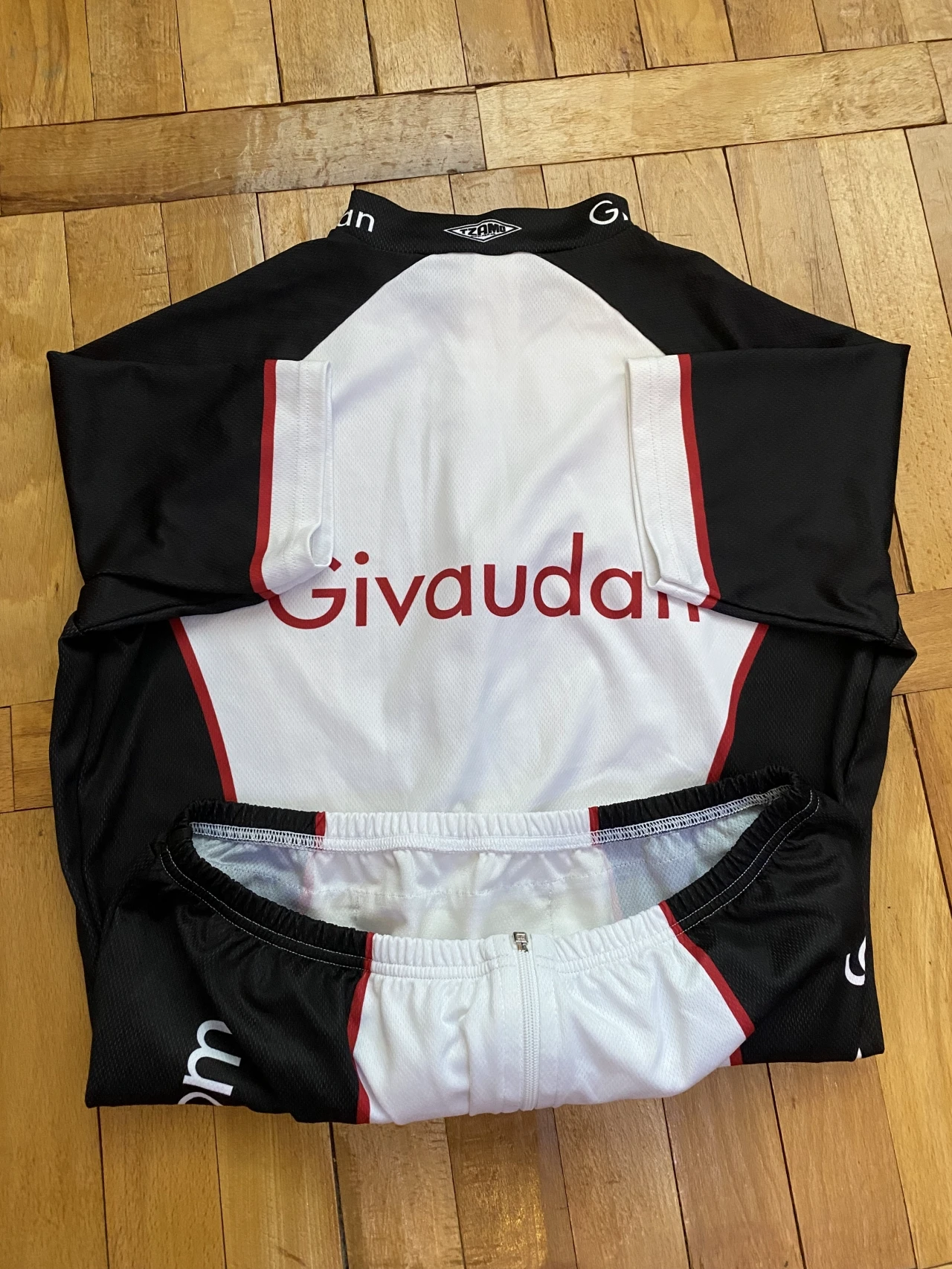1. Tricou GIUAUDAN XL