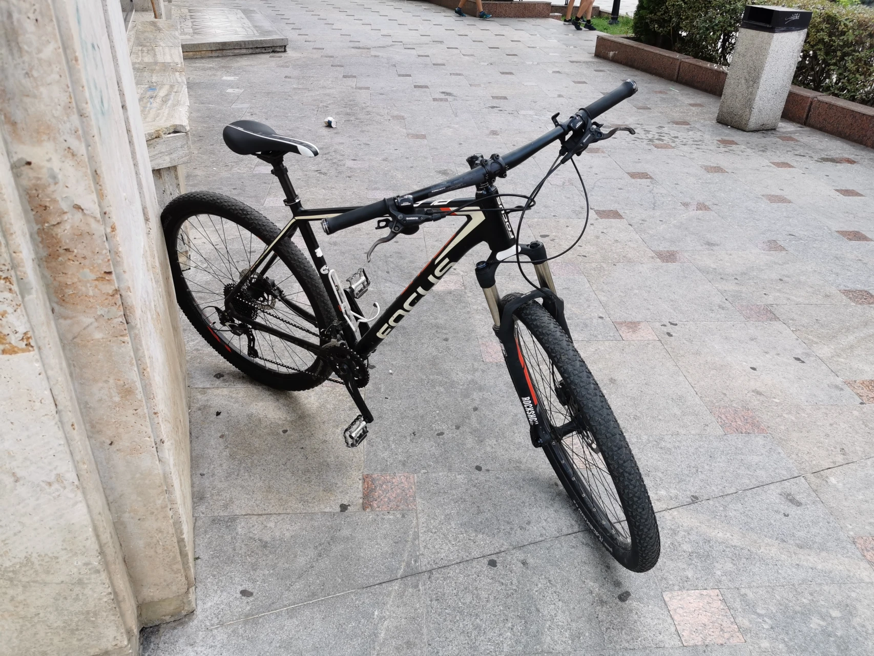 1. Bicicleta focus black forrest 4.0