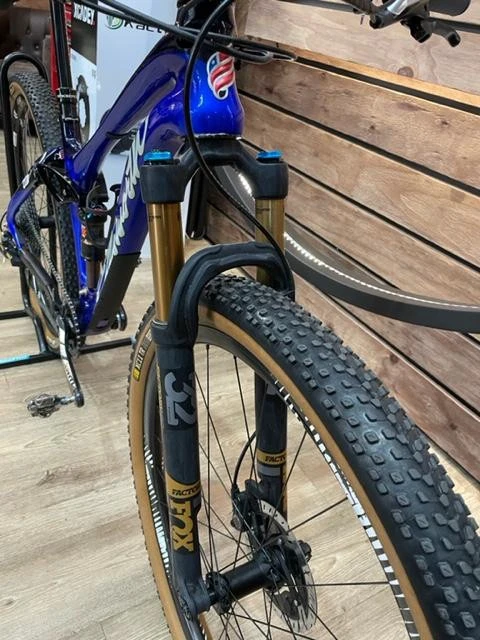1. ELLSWORTH EPIPHANY 29ER CARBON - CARBON MEDIU