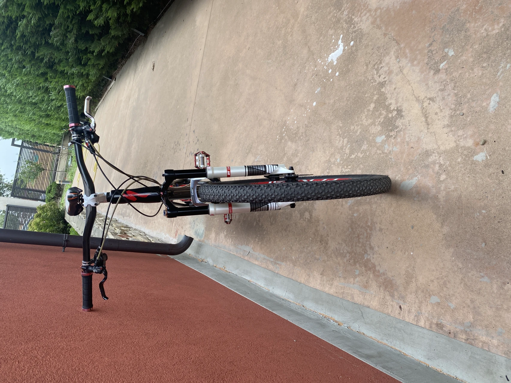 1. Vând Specialized S-works Epic fsr carbon competition