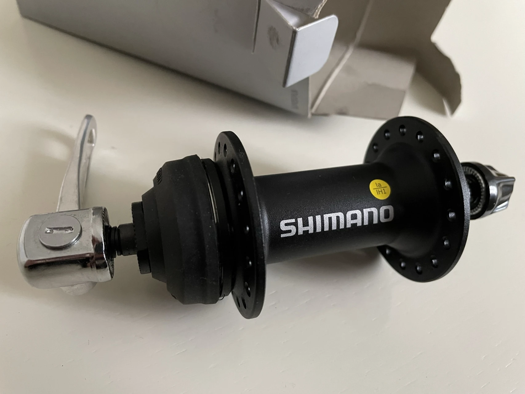 4. Butuc fata mountain bike Shimano HB-M435