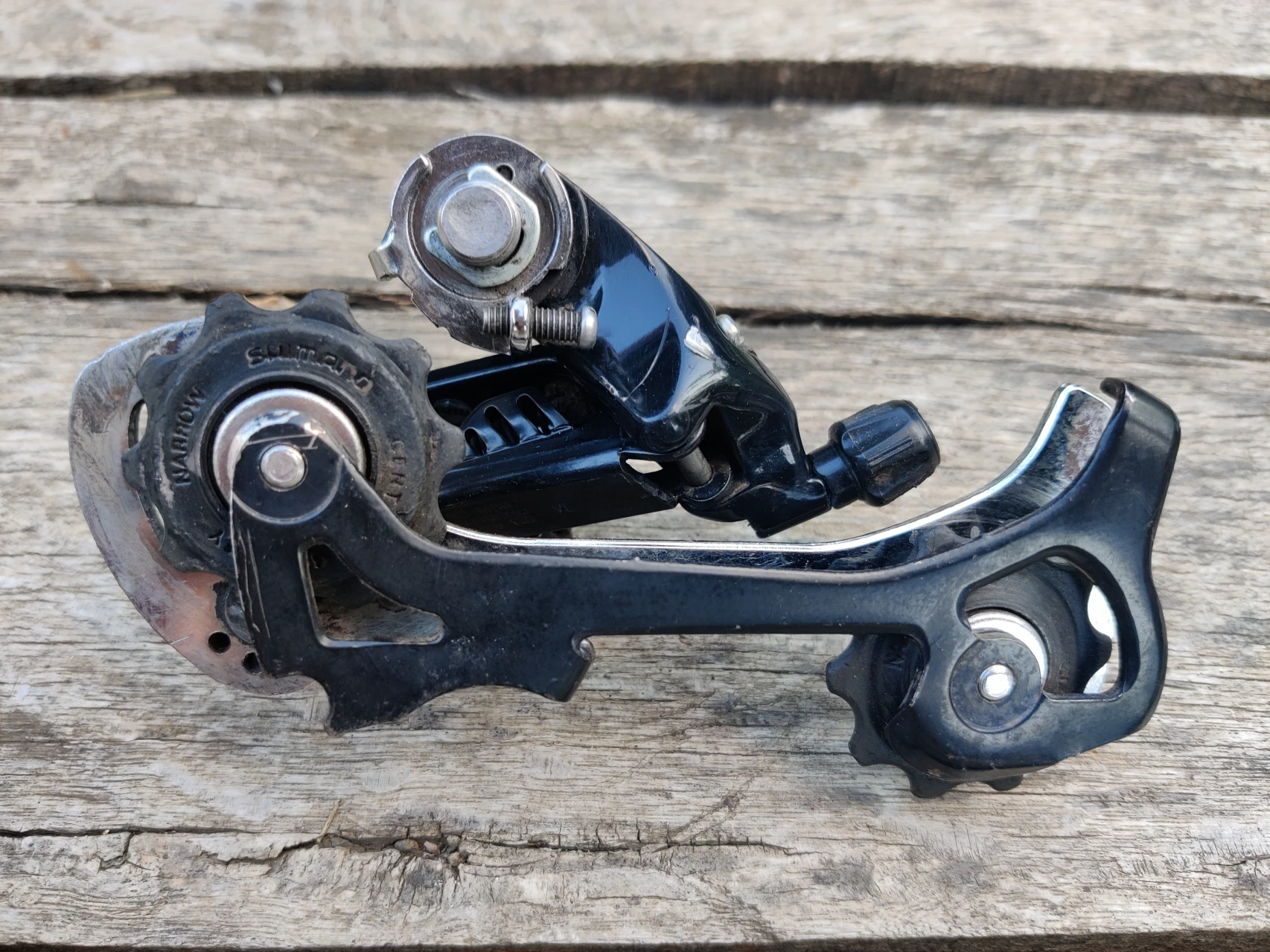 1. Schimbator spate Shimano Deore LX