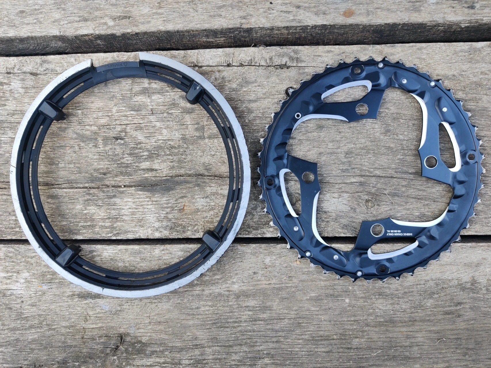 1. Foaie / placa angrenaj Shimano Deore
