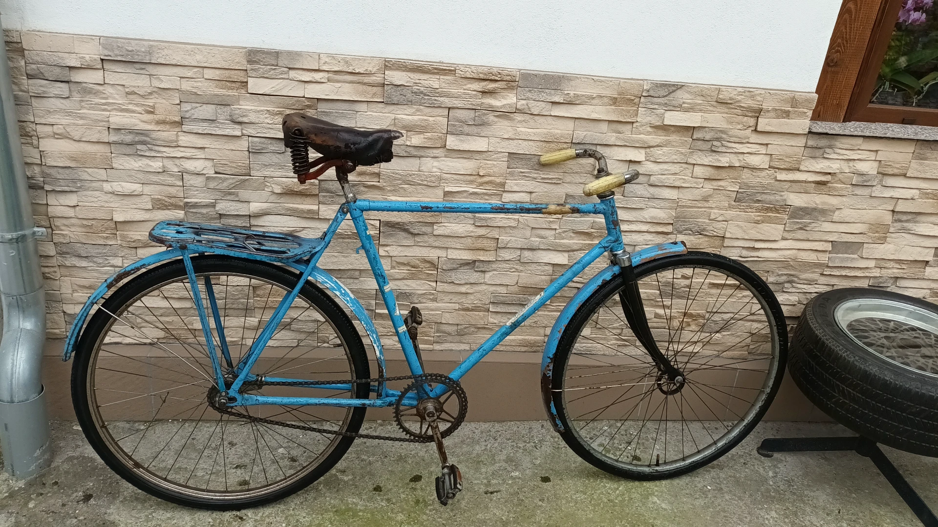 1. Bicicleta veche decor Ykpanha