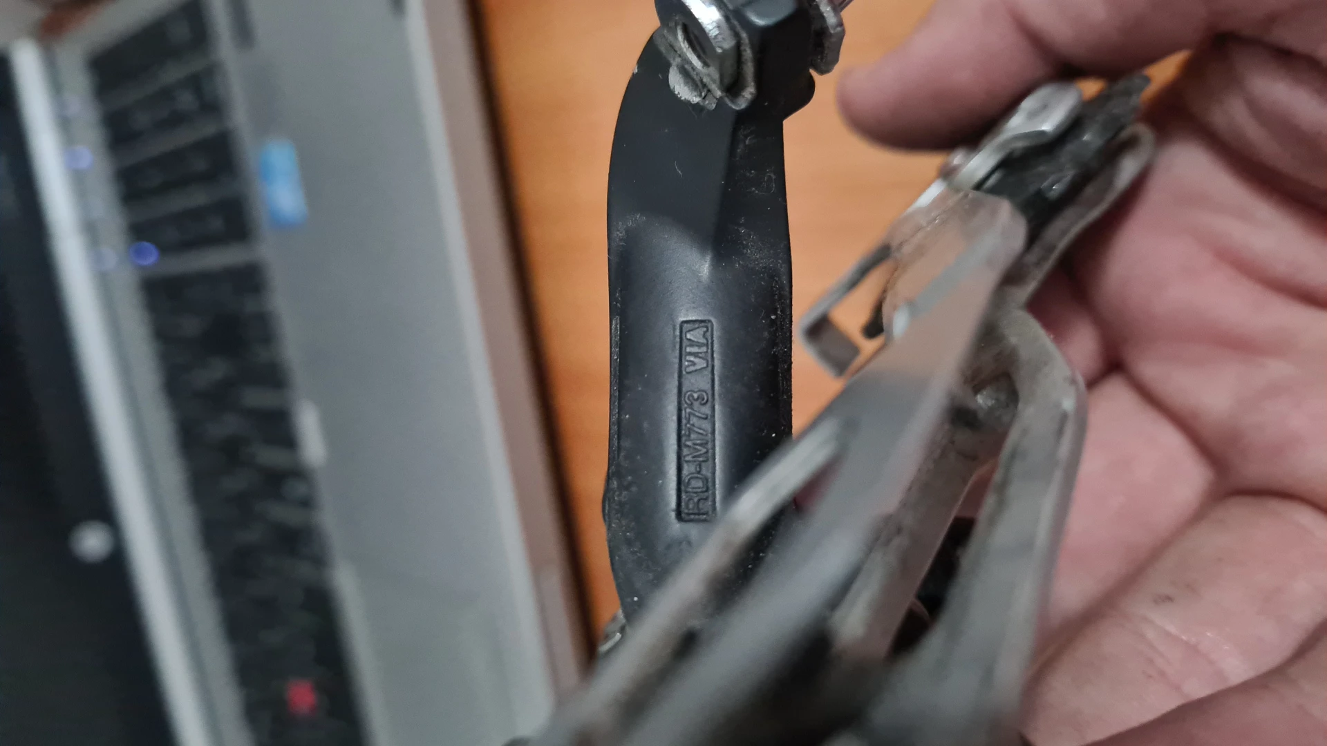 1. Deraior spate 10V shimano deore XT RD-M773