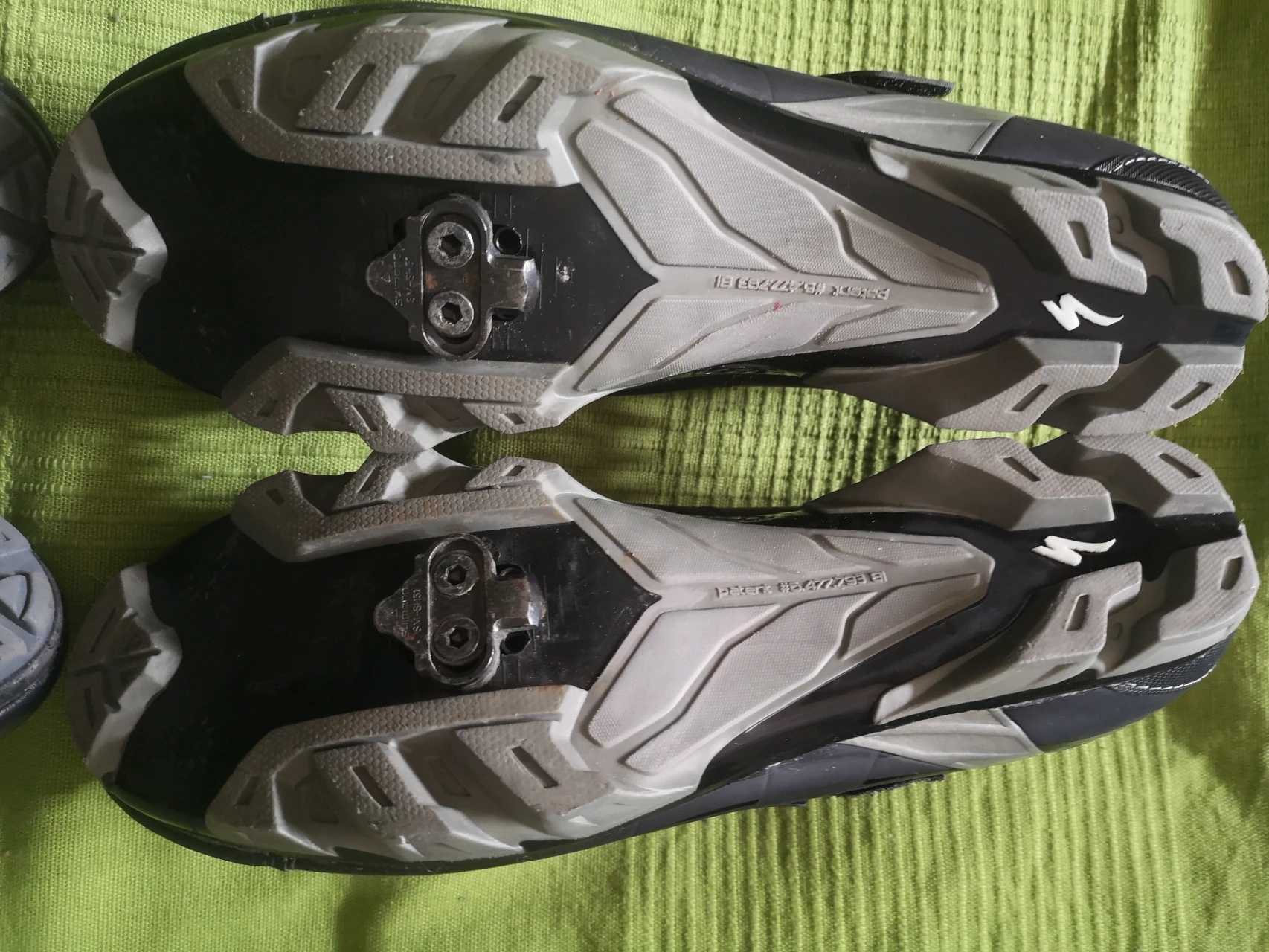 1. Pantofi ciclism Specialized bodygeometry+placute SPD incluse 43