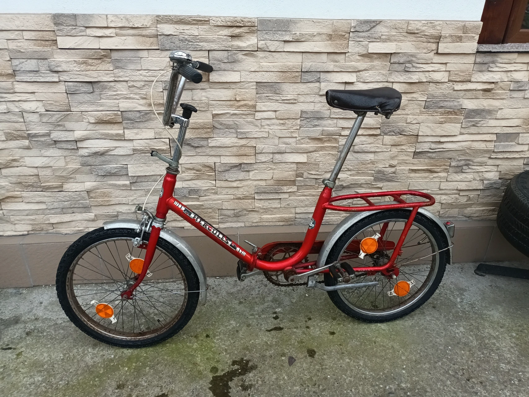 10. Bicicleta Hercules pliabila decor veche