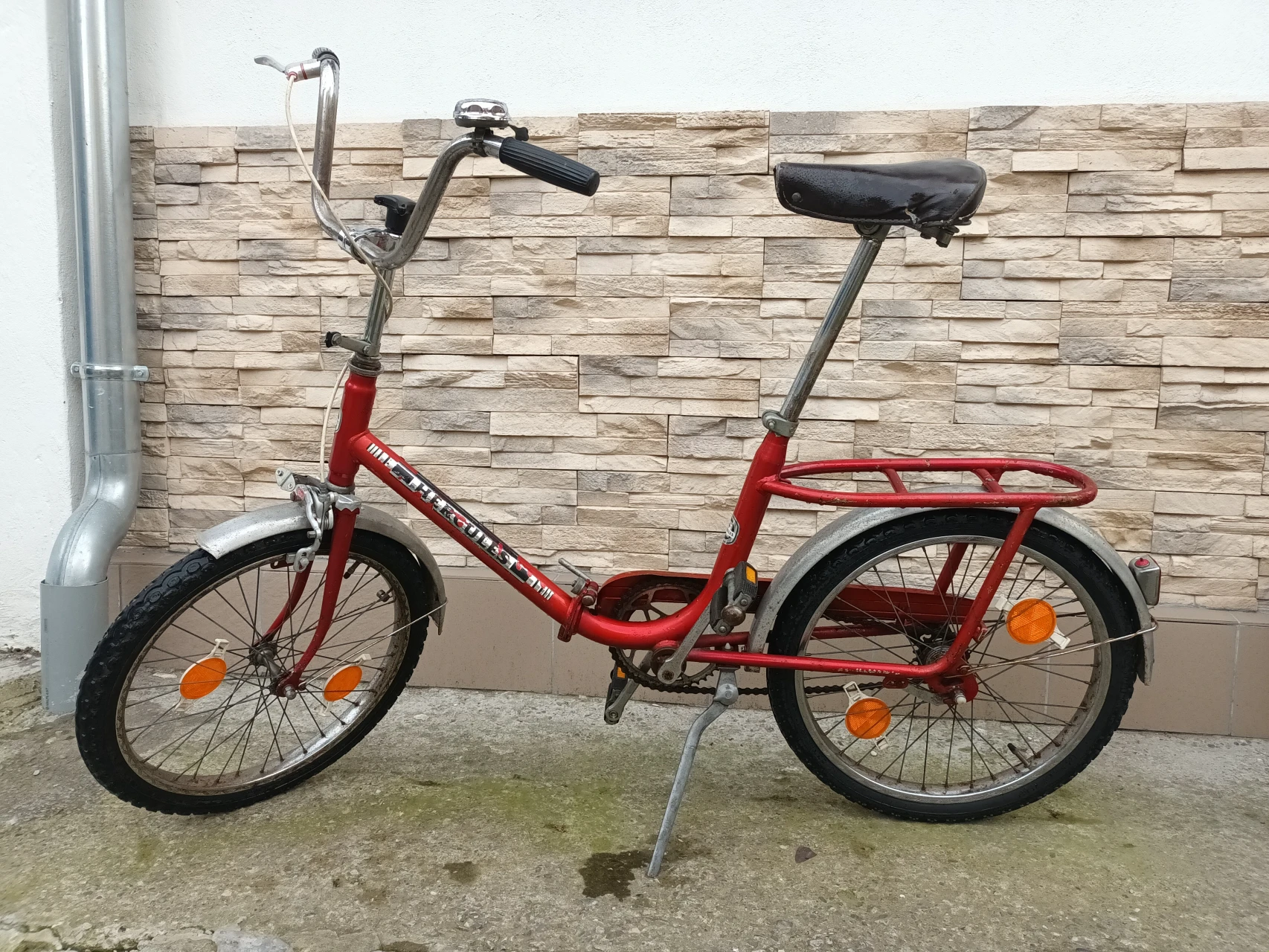 9. Bicicleta Hercules pliabila decor veche