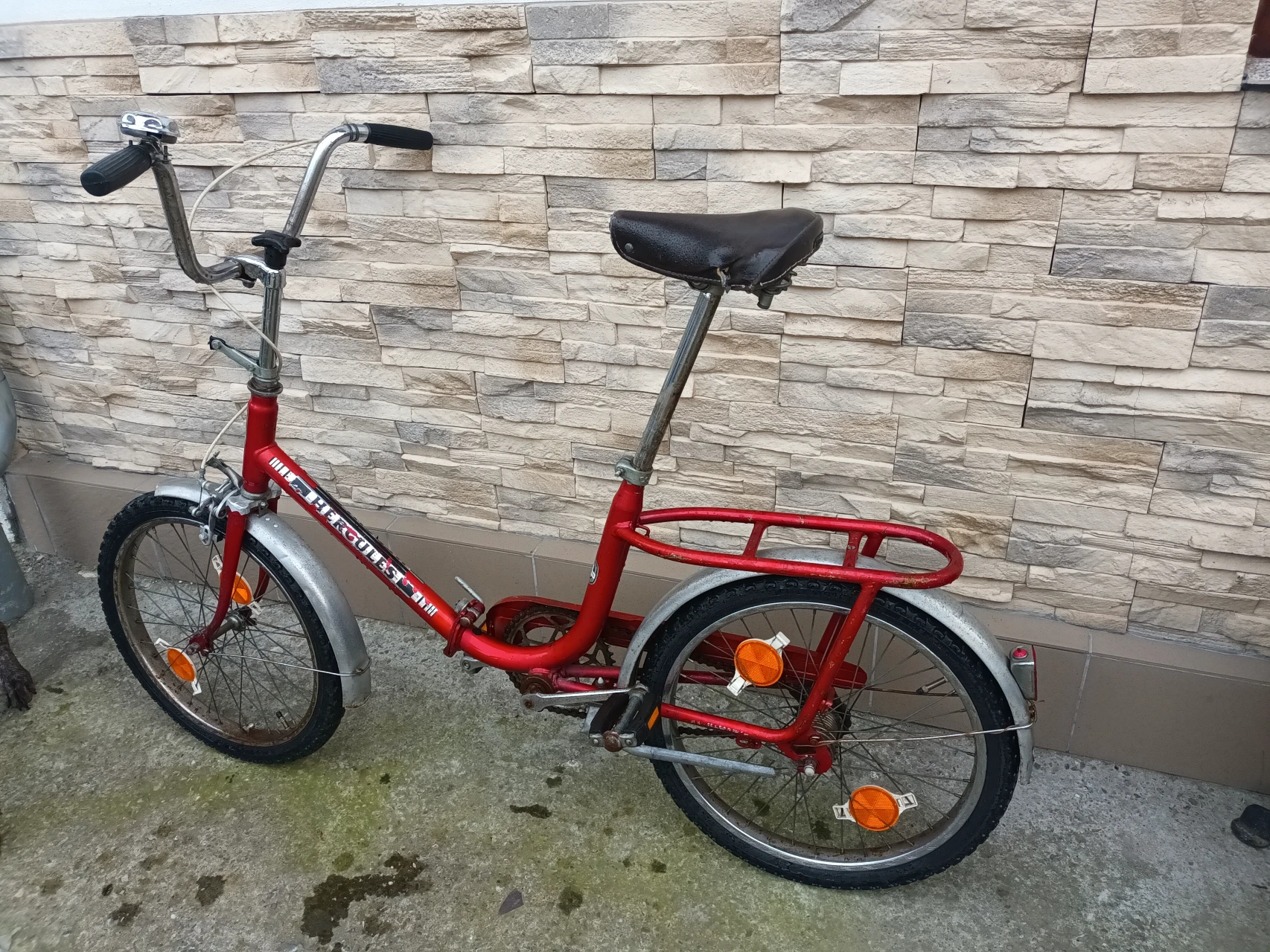8. Bicicleta Hercules pliabila decor veche
