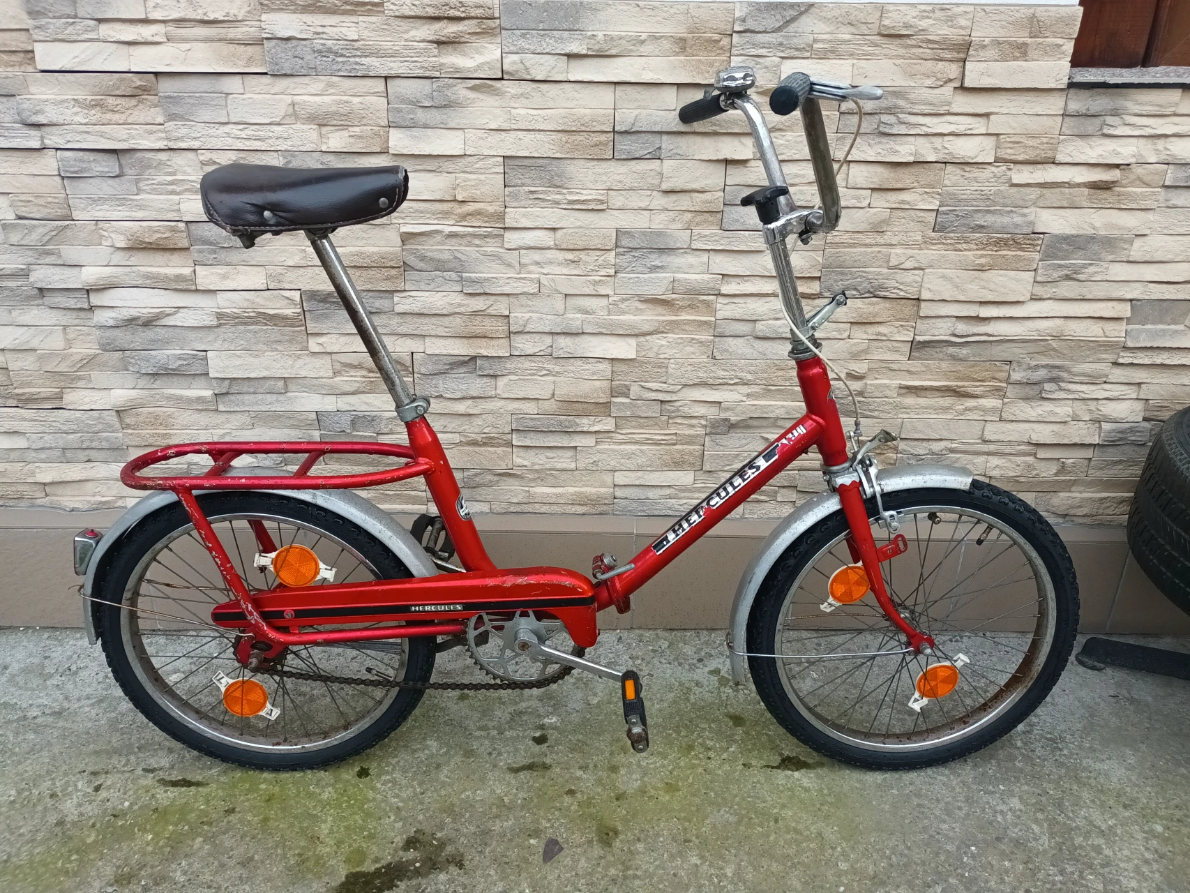 6. Bicicleta Hercules pliabila decor veche