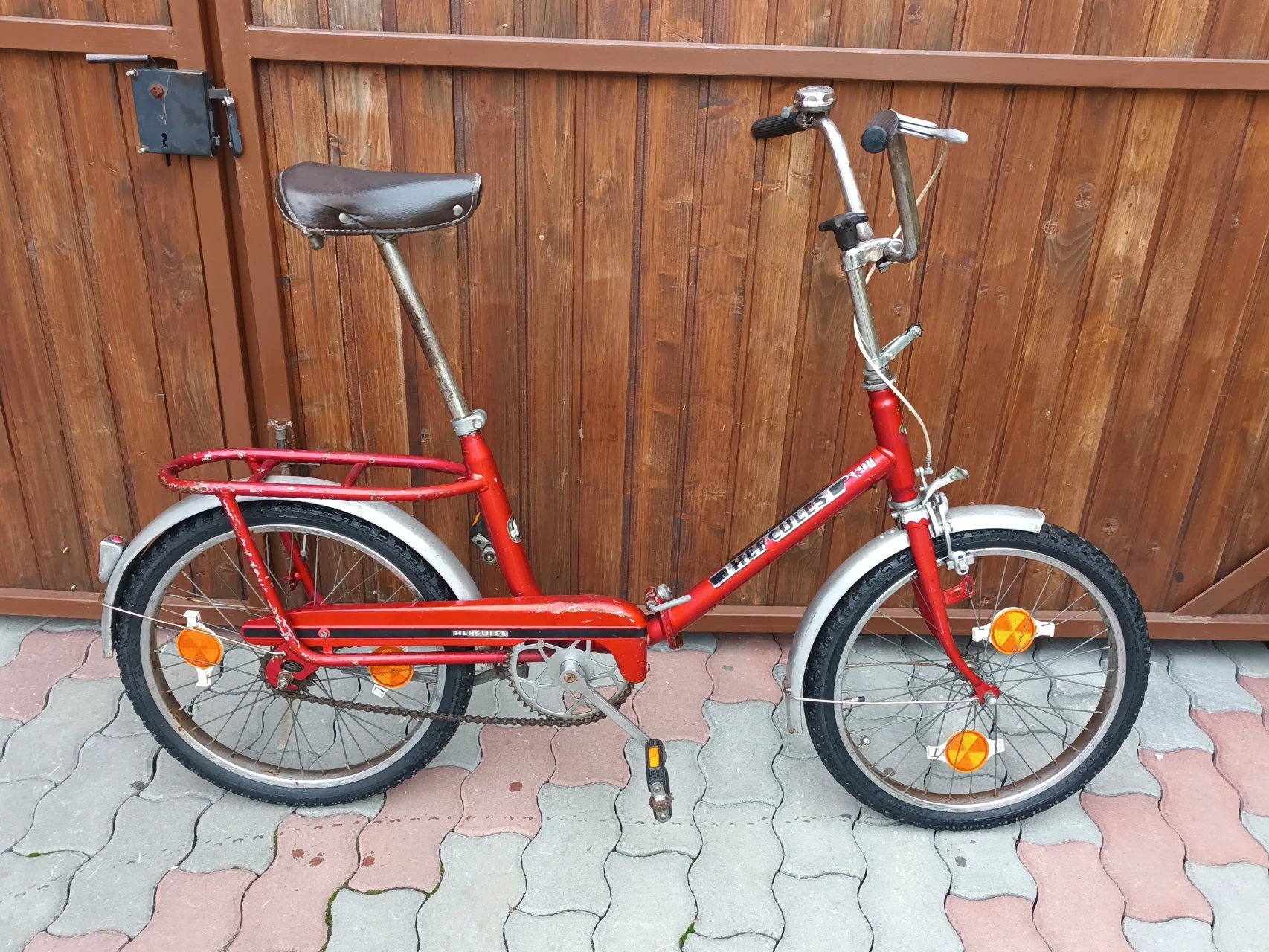 5. Bicicleta Hercules pliabila decor veche