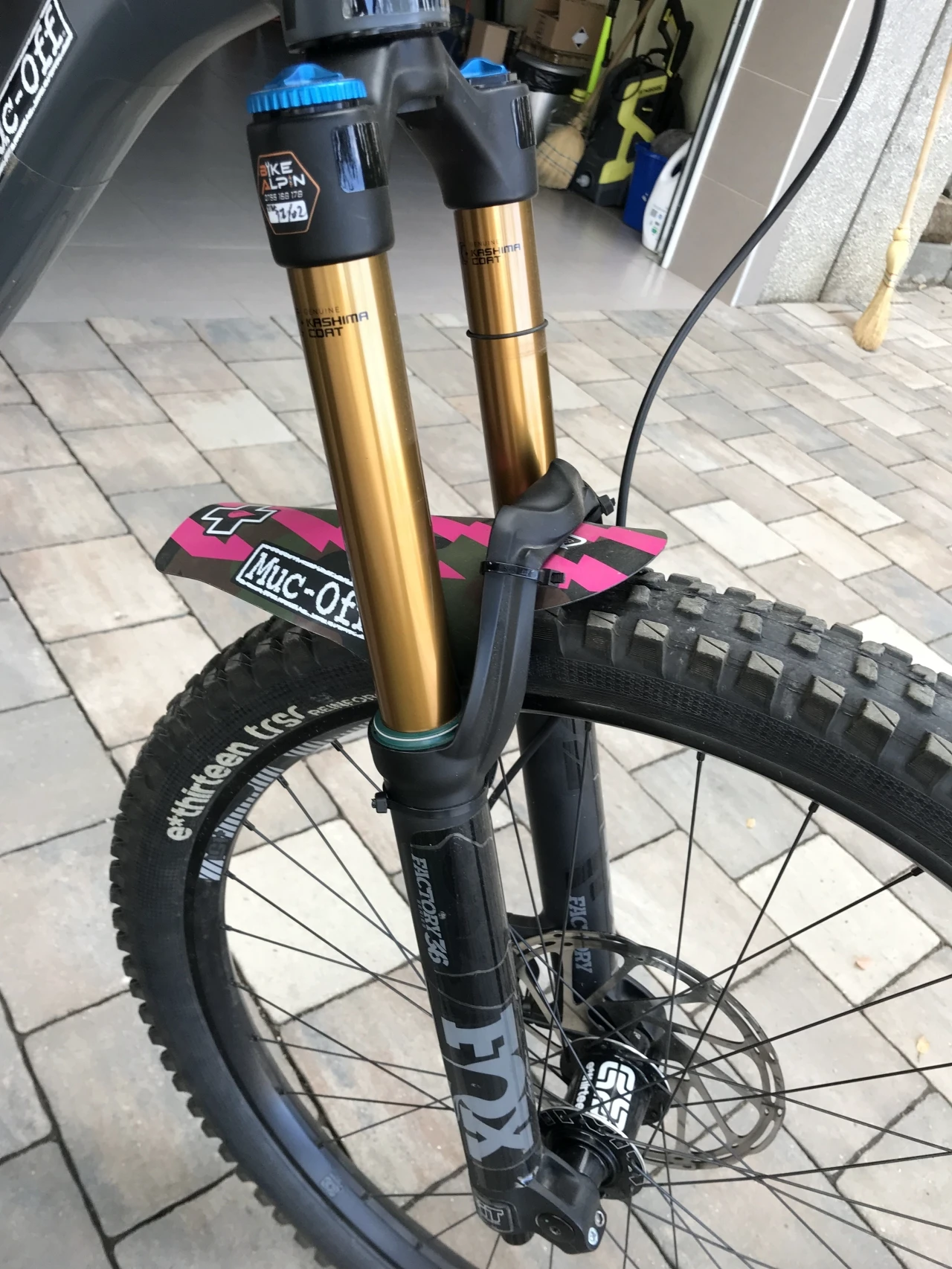 1. Cube hanzz 190tm fox factory