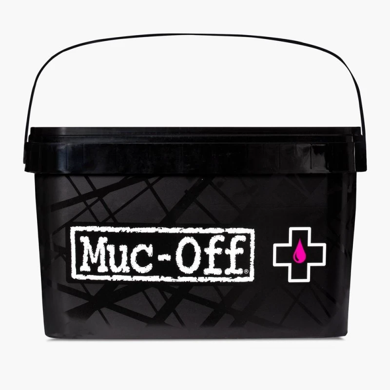 1. Kit Muc-off pentru curatare biciclete 8 in 1