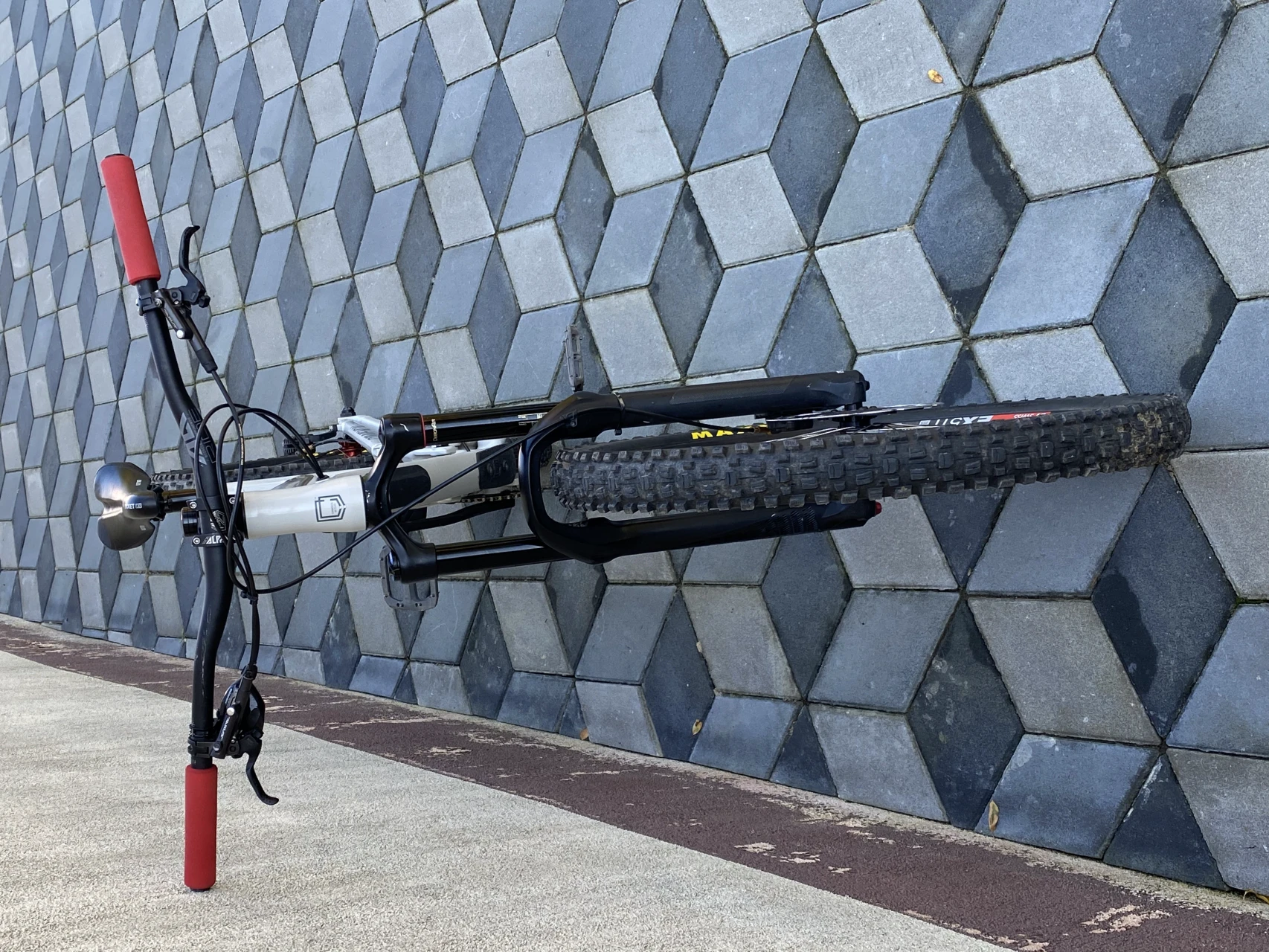 6. Commencal Clash 2020