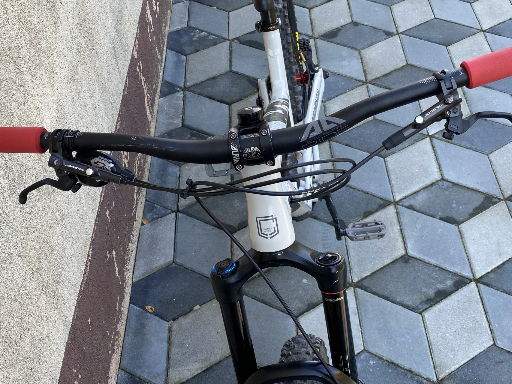 5. Commencal Clash 2020