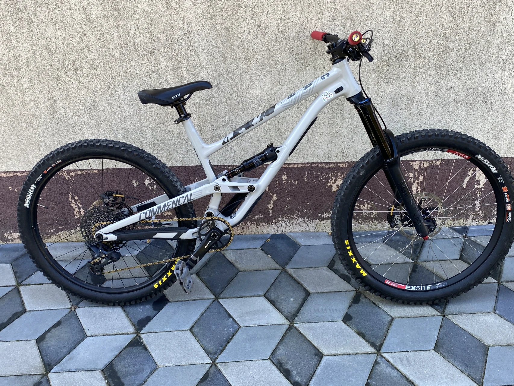 1. Commencal Clash 2020
