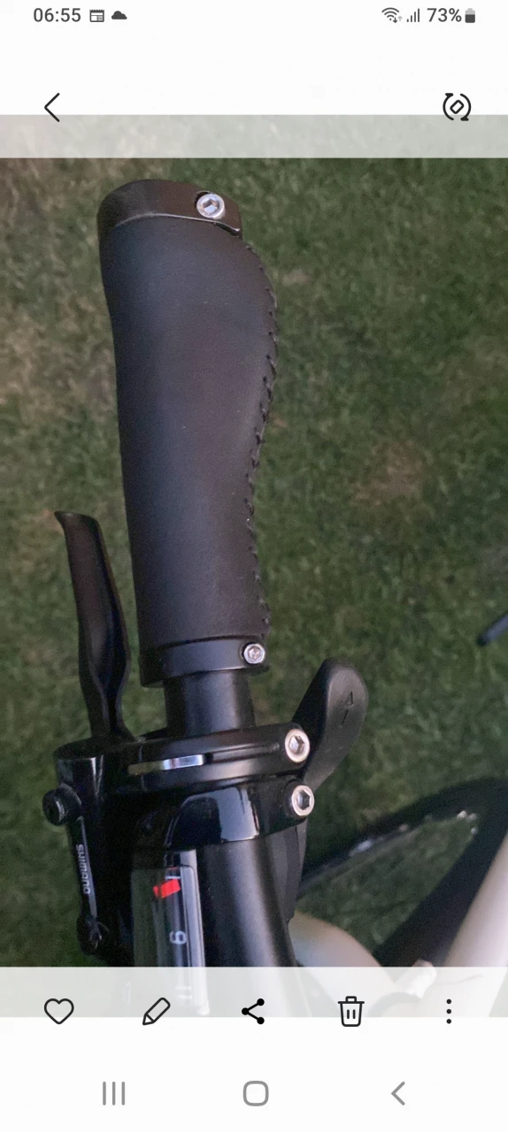 1. Set sa si manere bicicleta