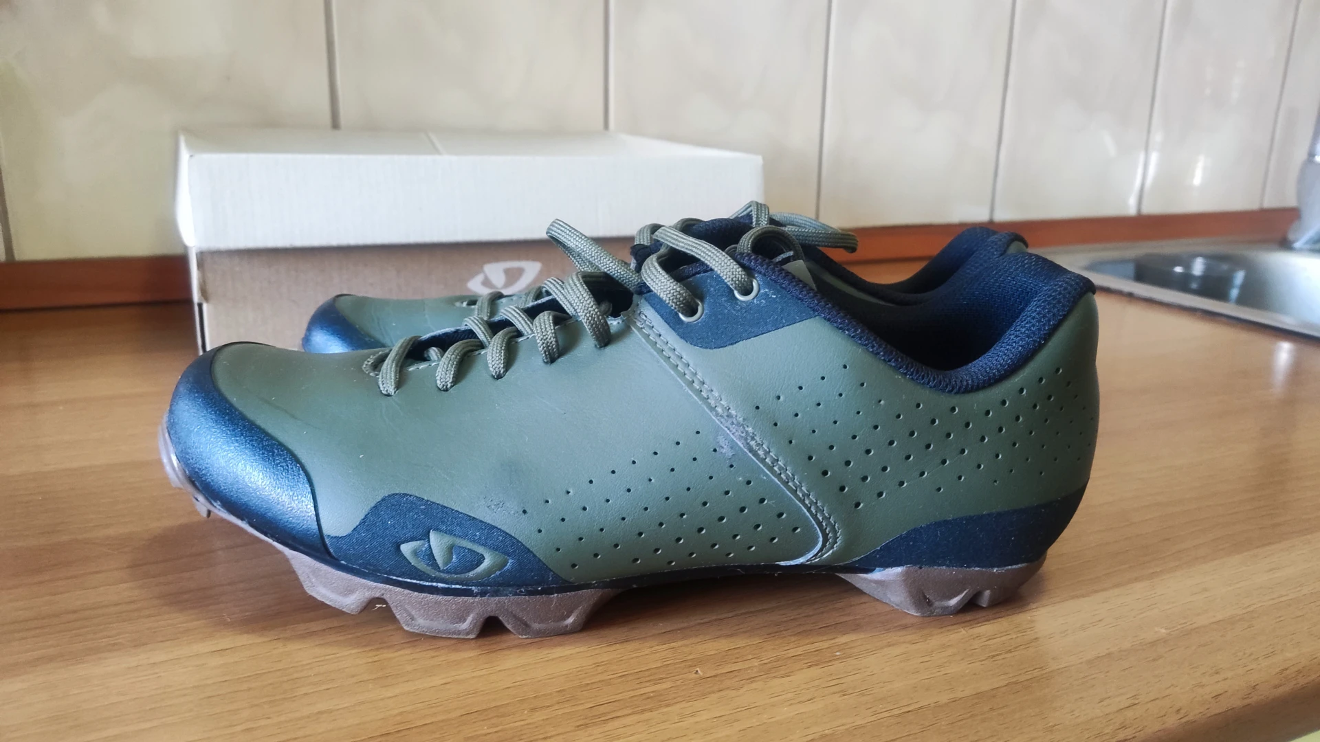1. Pantofi SPD MTB Giro Privateer Lace Olive 41