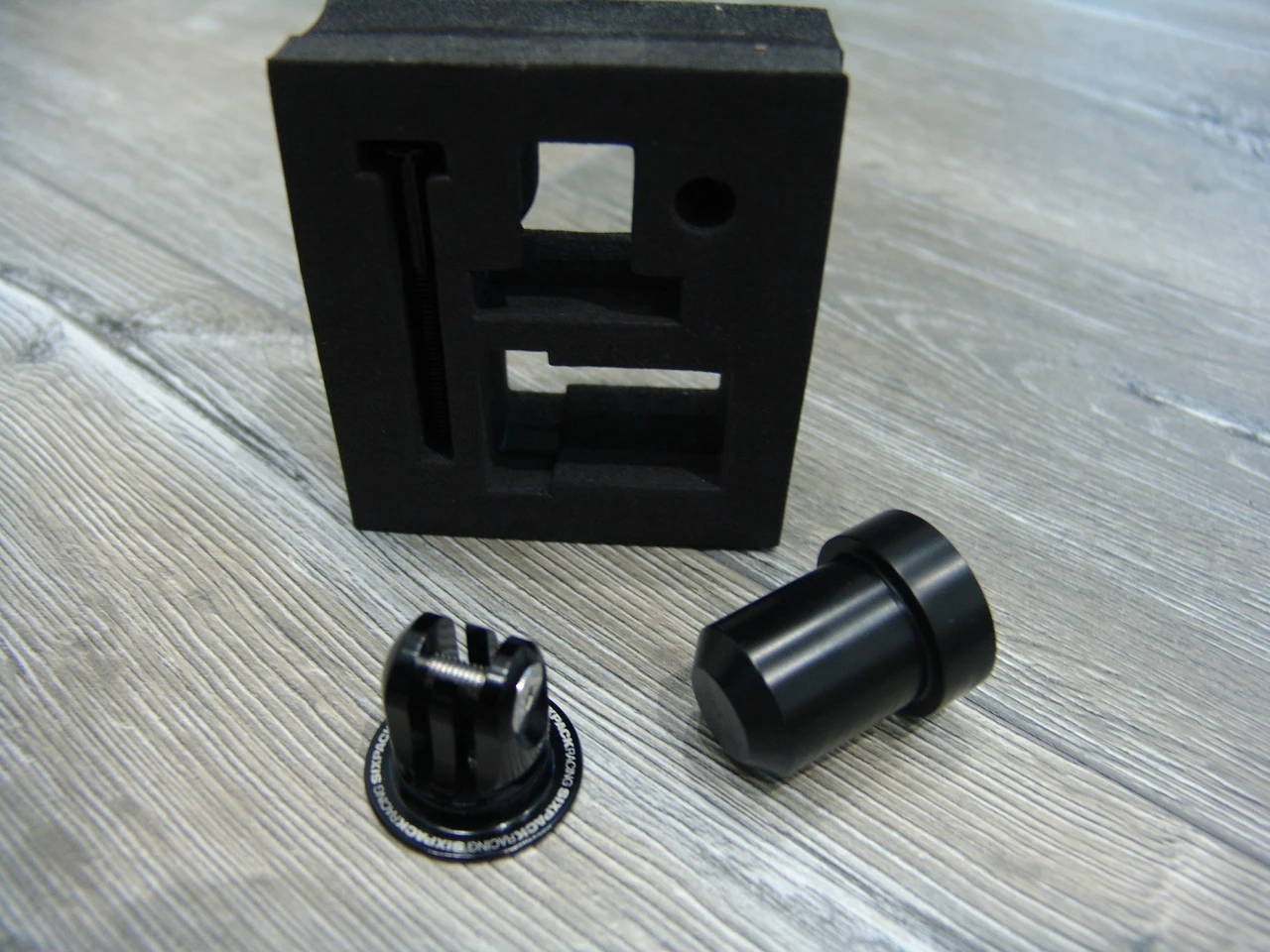 2. Suport GoPro Sixpack/Nou