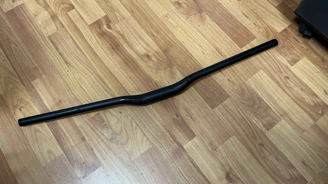 9. Ghidon low rise carbon NOU - 76 cm