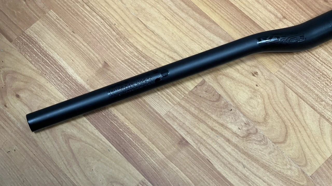 8. Ghidon low rise carbon NOU - 76 cm