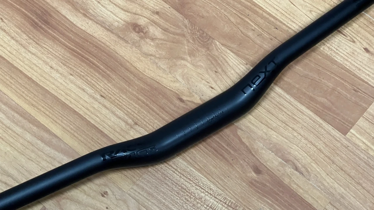 7. Ghidon low rise carbon NOU - 76 cm