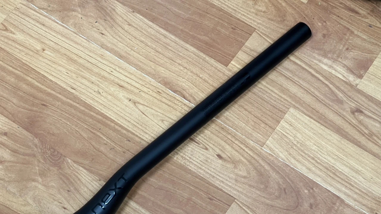 6. Ghidon low rise carbon NOU - 76 cm