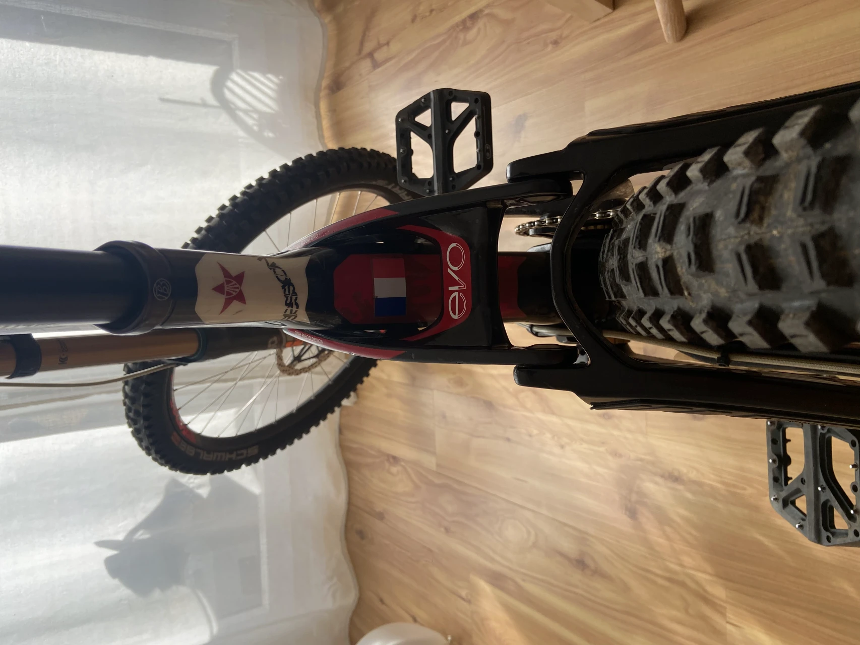 1. Trek session 9.9 carbon