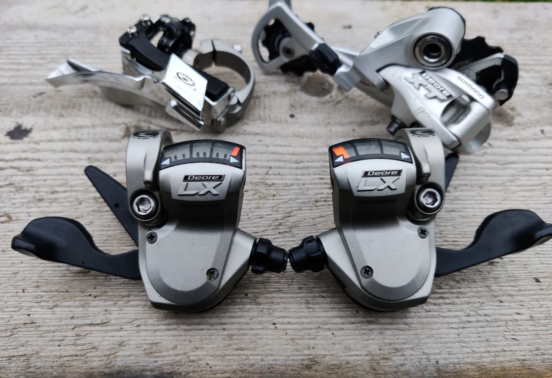 10. Set shifter-e & schimbatoare/deraioare Shimano Deore LX & XT