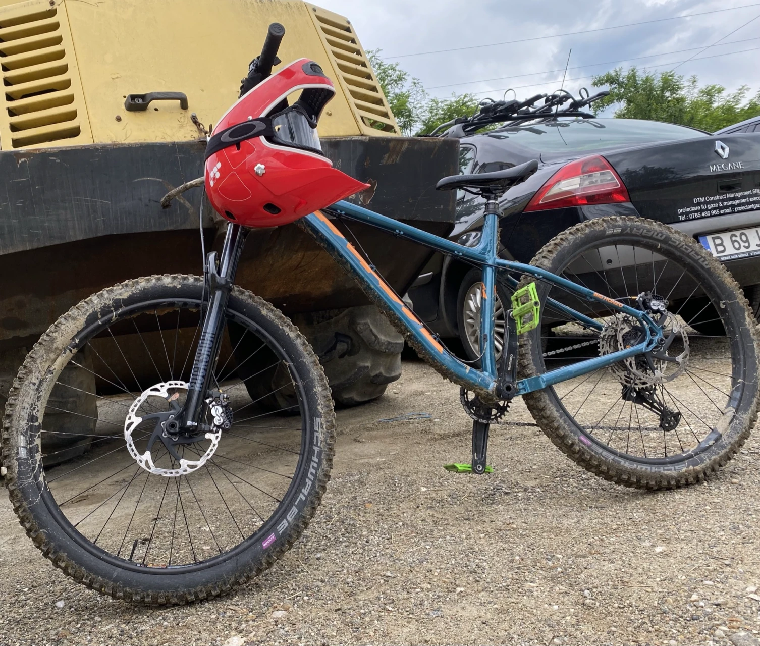 1. Kona Big Honzo DL 27.5"+ 2021