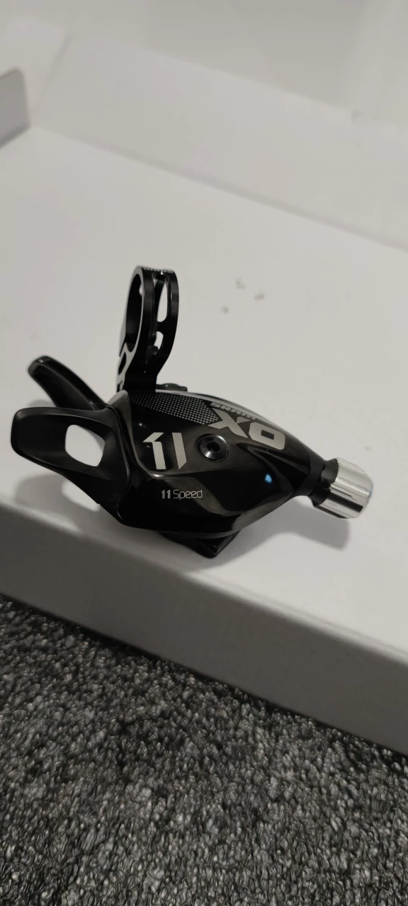 1. Sram X0 Carbon 11v