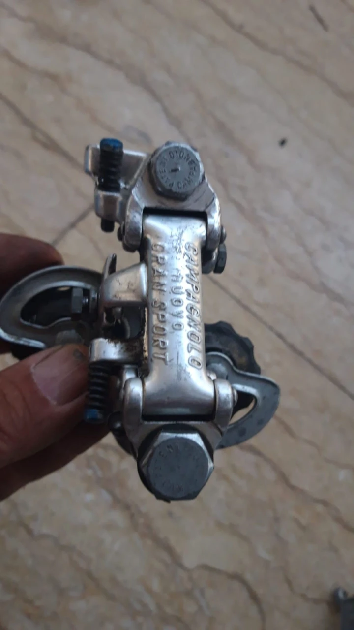 7. Vand deraioare spate si fata Campagnolo