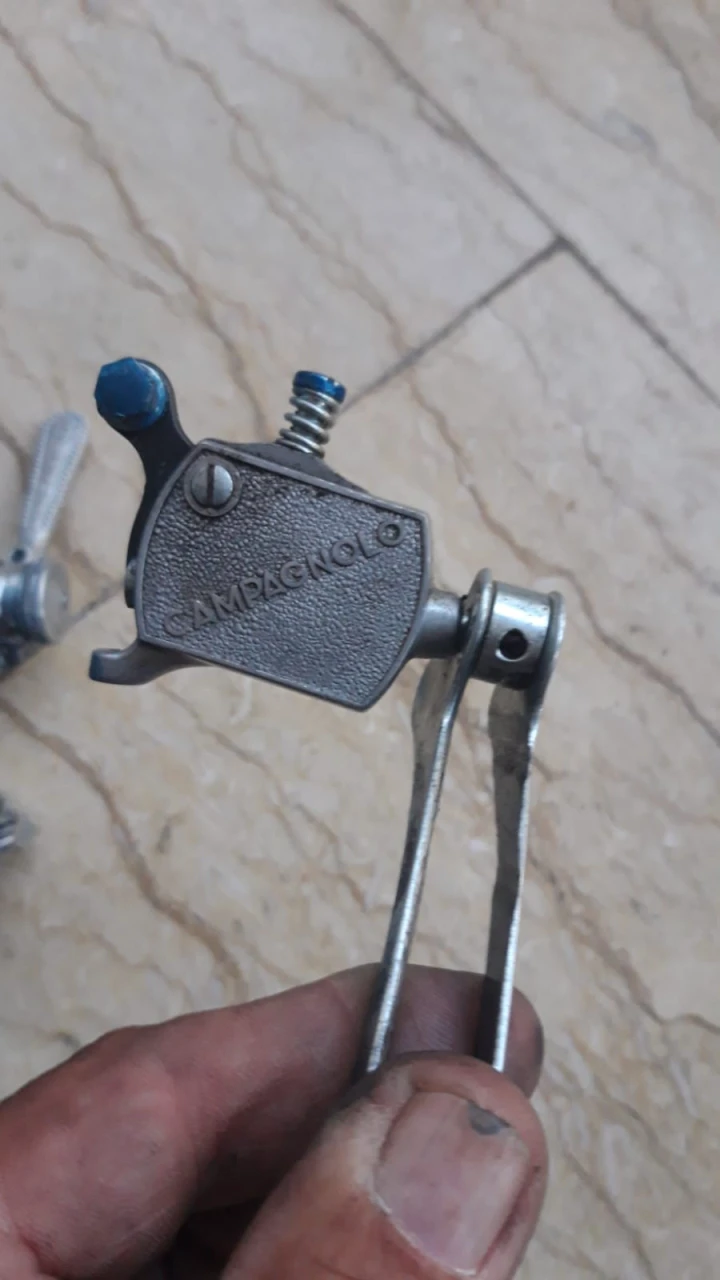 5. Vand deraioare spate si fata Campagnolo