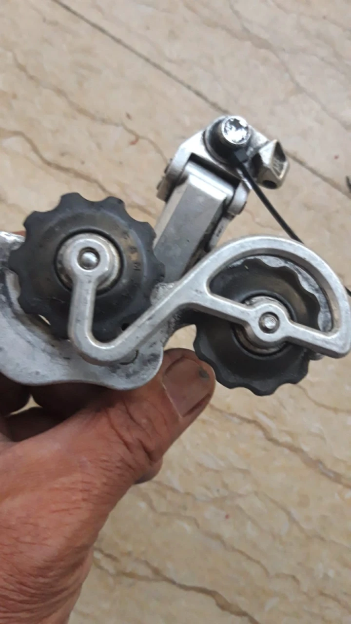 2. Vand deraioare spate si fata Campagnolo