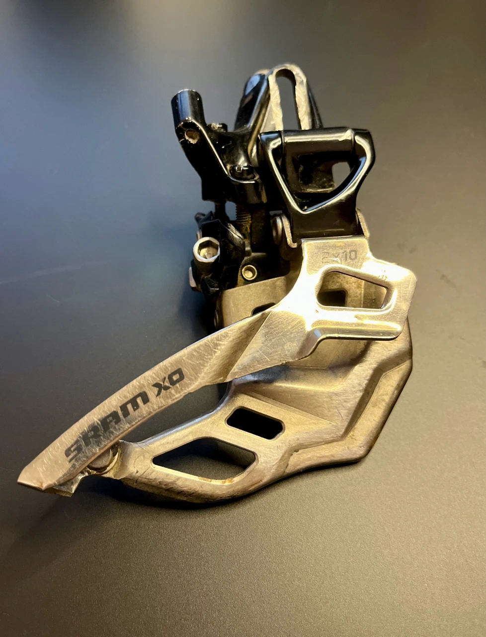 1. Sram X0 High Direct Mount Front Derailleur 2x10 viteze