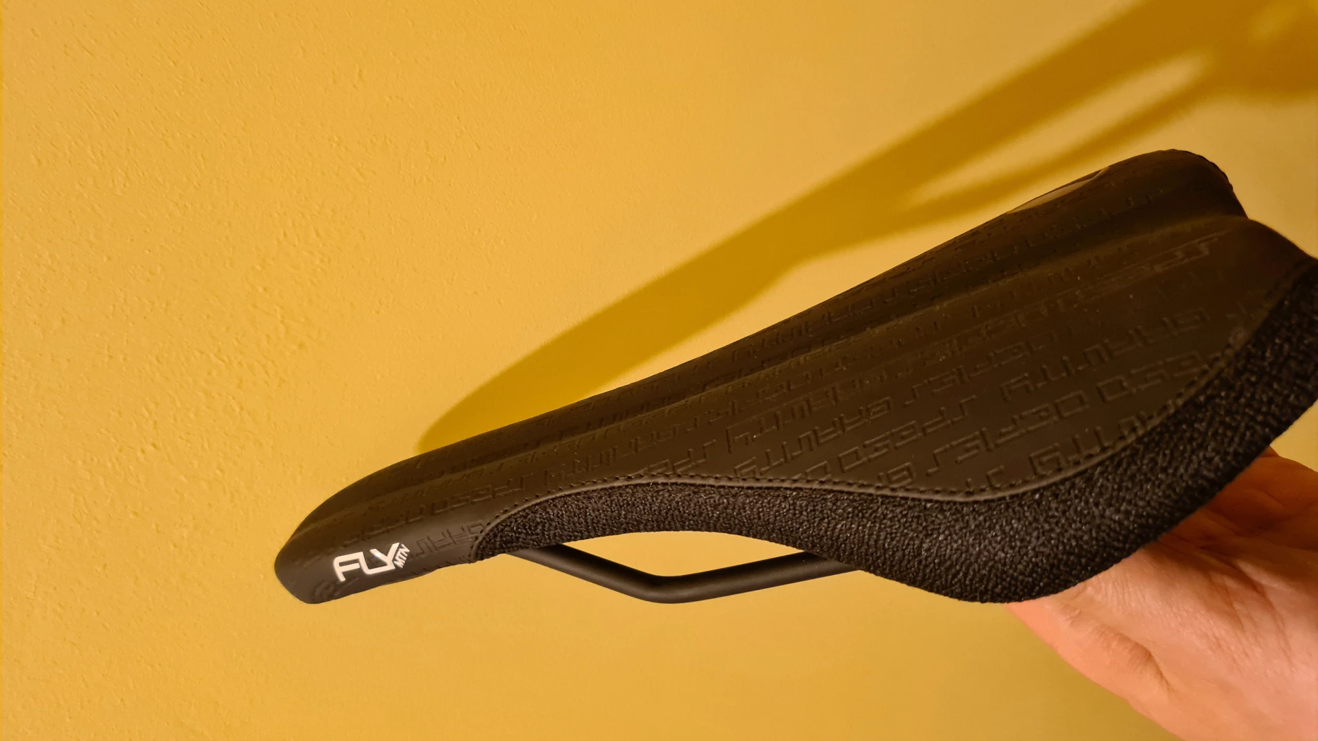 1. Sa SDG Fly MTN Cr-Mo Black