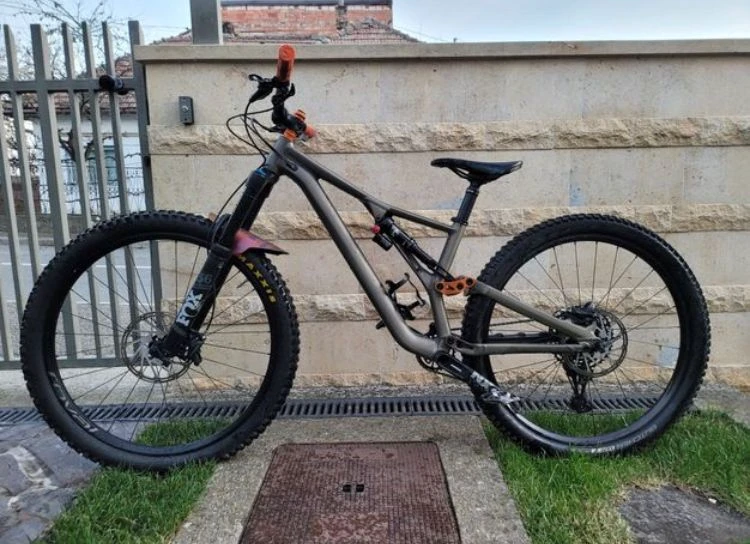1. Bicicleta 29’ specialized stumpjumper evo comp M-L full suspension mtb