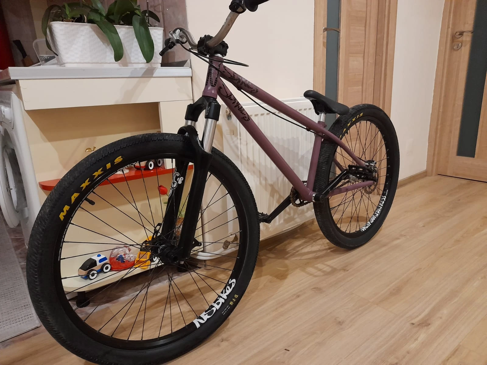 1. Dirtbike ns majesty 2011
