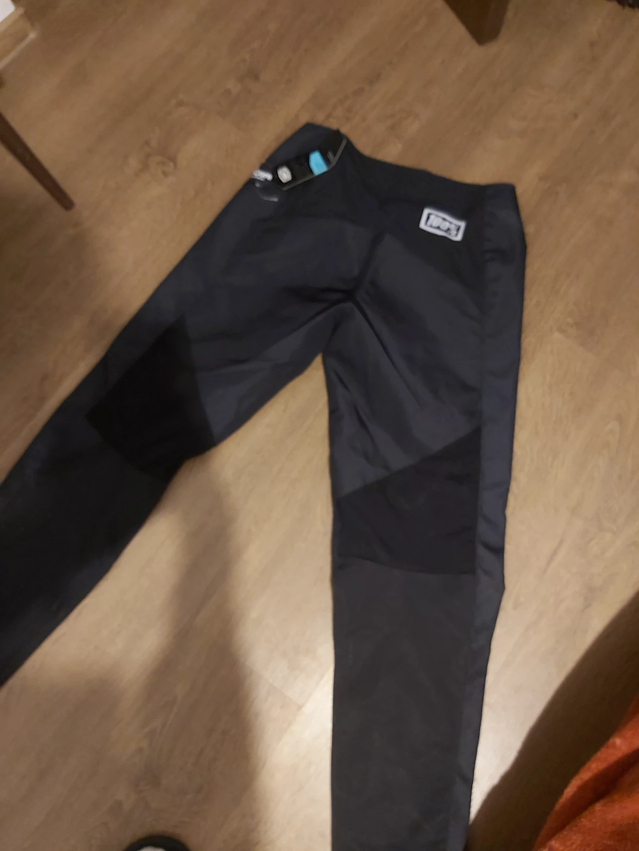 1. Vand pantaloni MTB Enduro/DH