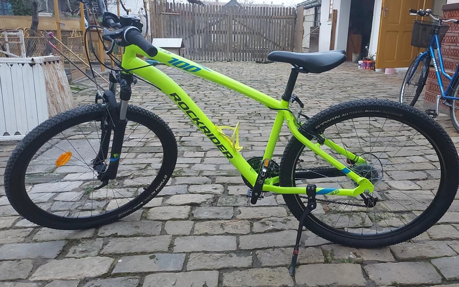 1. Rockrider st100